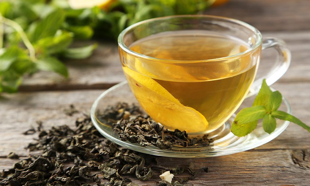 Origen, propiedades y beneficios para la salud del té verde.